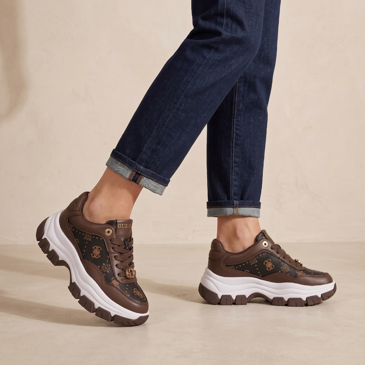 GUESS καφέ sneaker BERRETT 2