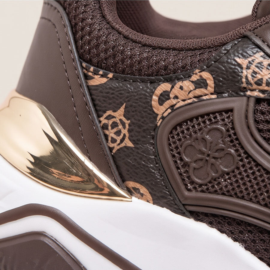 GUESS καφέ sneaker MAZZY